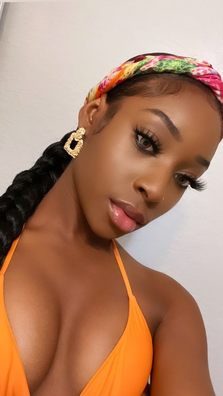 Foto di nudo di fuga di OnlyFans di Niyah