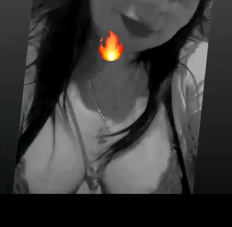 Foto di nudo di fuga di OnlyFans di Danae