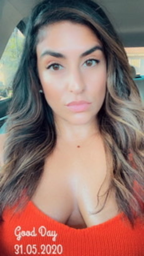 Foto di nudo di fuga di OnlyFans di Persian Ash