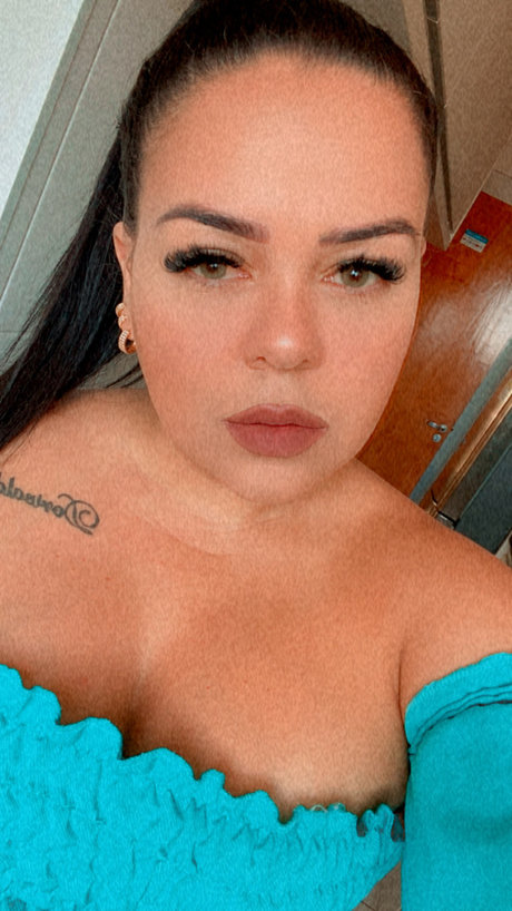 Foto di nudo di fuga di OnlyFans di Carlinha Dany