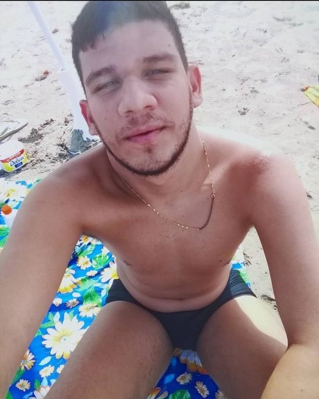 Foto di nudo di fuga di OnlyFans di Henrique Luis