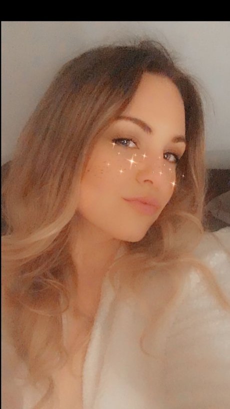 Foto di nudo di fuga di OnlyFans di Pennie Gold