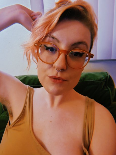 Foto di nudo di fuga di OnlyFans di Pear