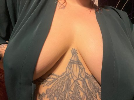 Foto di nudo di fuga di OnlyFans di Baby 
