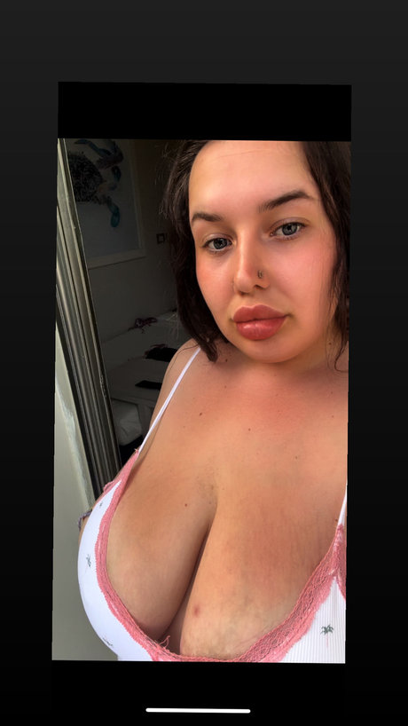 Foto di nudo di fuga di OnlyFans di Destiny Valentina