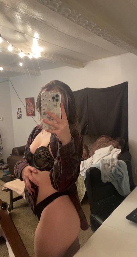 Foto di nudo di fuga di OnlyFans di Reign