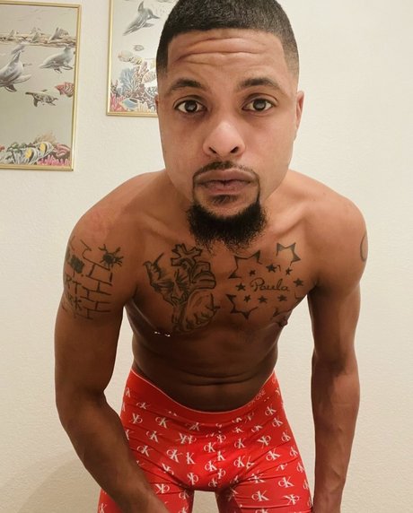 Foto di nudo di fuga di OnlyFans di Papi