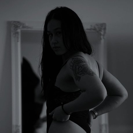 Foto di nudo di fuga di OnlyFans di Nuunu