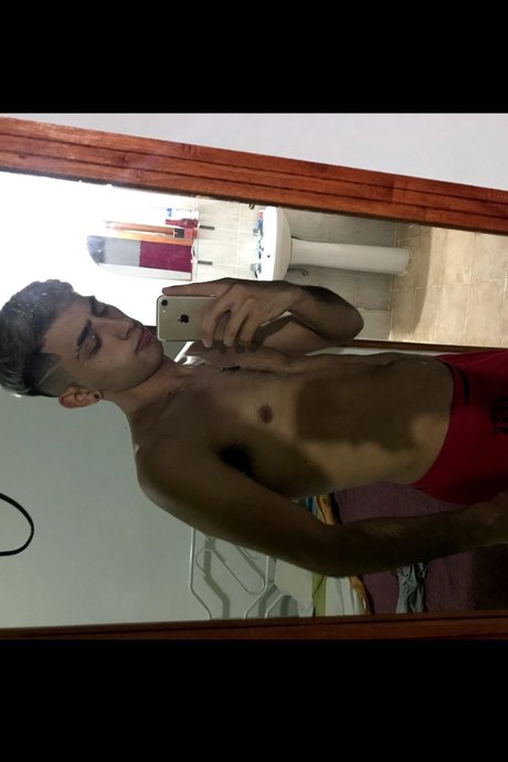 Foto di nudo di fuga di OnlyFans di Pablito Quintana