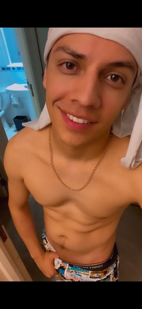 Foto di nudo di fuga di OnlyFans di Pablitopesadilla