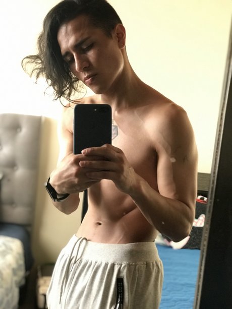 Foto di nudo di fuga di OnlyFans di Diego Alejandro
