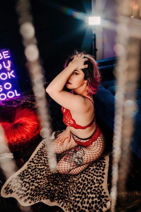 Foto di nudo di fuga di OnlyFans di Beth
