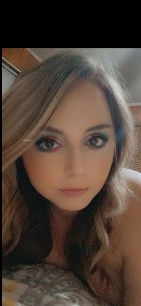 Foto di nudo di fuga di OnlyFans di Luna