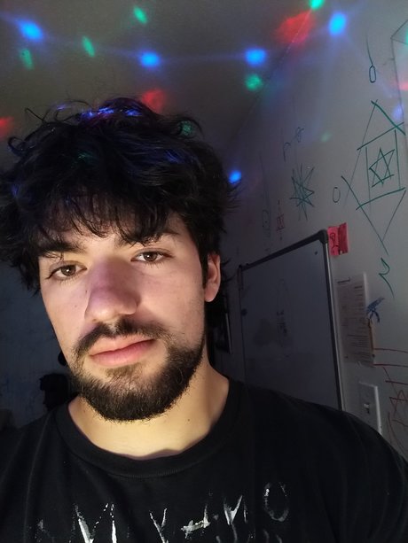 Foto di nudo di fuga di OnlyFans di Terrible Artist