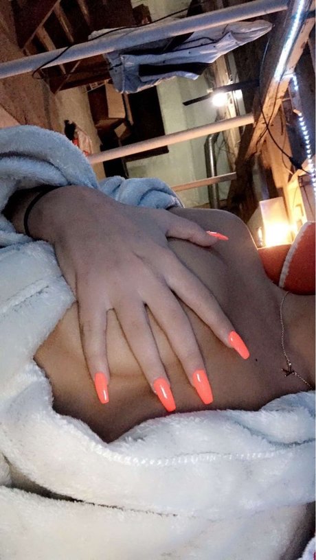 Foto di nudo di fuga di OnlyFans di M