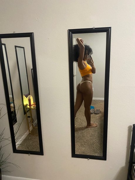 Foto di nudo di fuga di OnlyFans di Danii