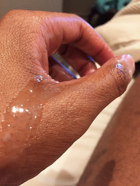 Foto di nudo di fuga di OnlyFans di G O L D E N 