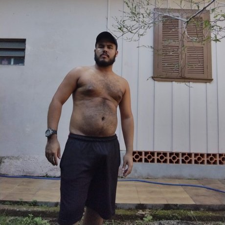 Foto di nudo di fuga di OnlyFans di Urso Rebelde 
