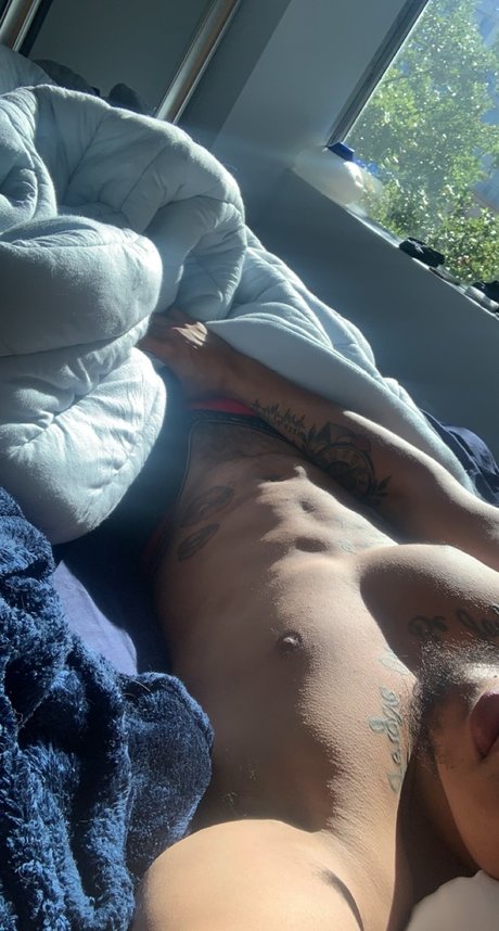 Foto di nudo di fuga di OnlyFans di Quis
