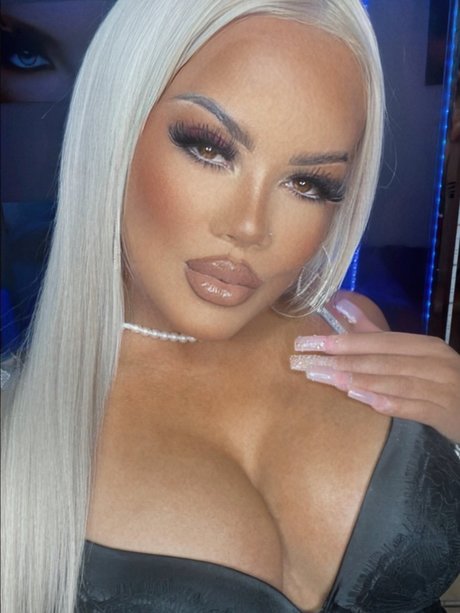 Foto di nudo di fuga di OnlyFans di Platinum Barbiex