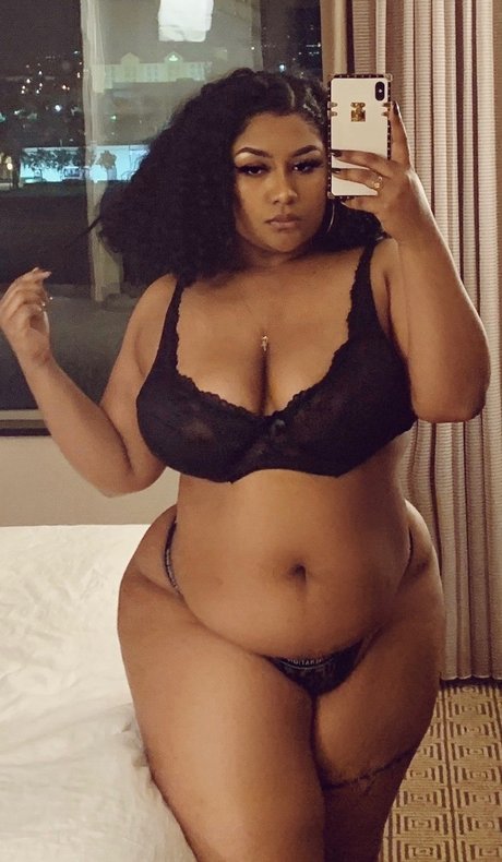 Foto di nudo di fuga di OnlyFans di Chanel