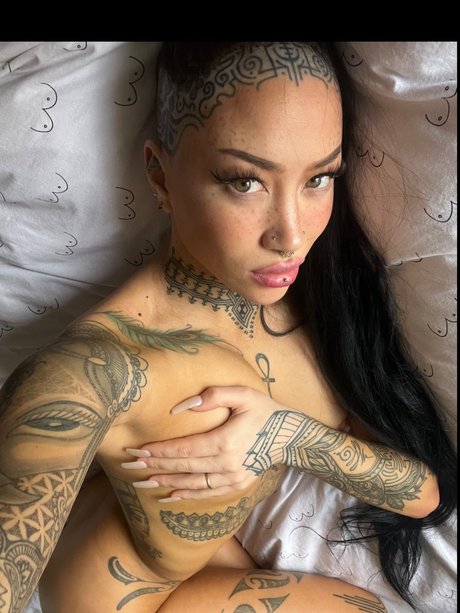 Foto di nudo di fuga di OnlyFans di Baelien  Top 4 