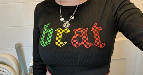 Foto di nudo di fuga di OnlyFans di Isabella