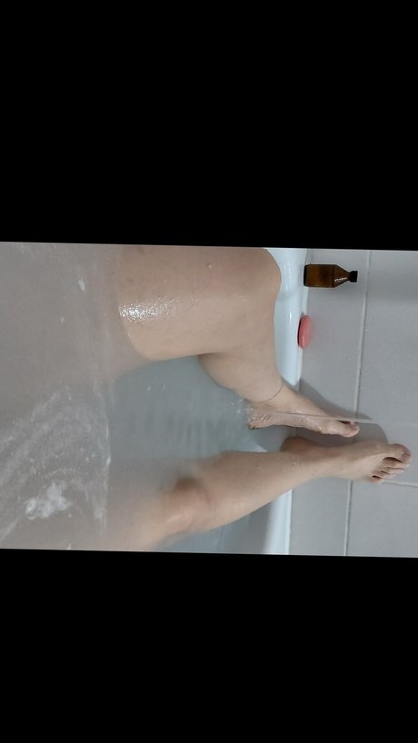 Foto di nudo di fuga di OnlyFans di Pitufina