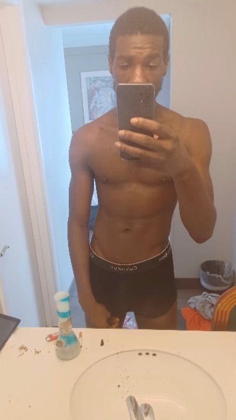 Foto di nudo di fuga di OnlyFans di Sosapink88