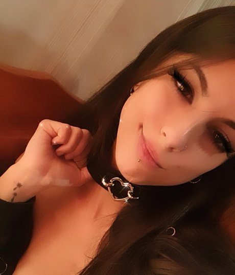 Foto di nudo di fuga di OnlyFans di Pinksadic