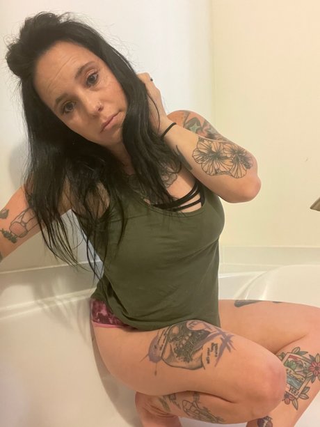 Foto di nudo di fuga di OnlyFans di Lynn