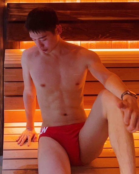 Foto di nudo di fuga di OnlyFans di Pierre Bizarre