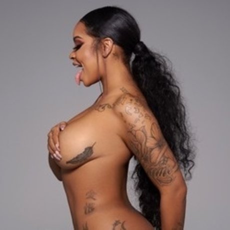 Foto di nudo di fuga di OnlyFans di Phfame4