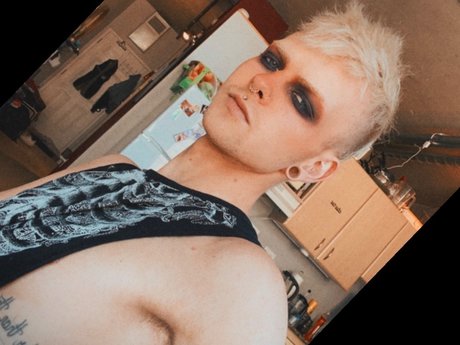 Foto di nudo di fuga di OnlyFans di Rain