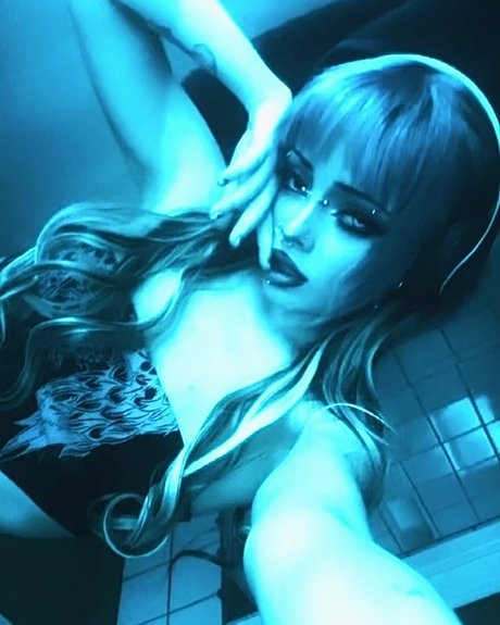 Foto di nudo di fuga di OnlyFans di  Roxstar 