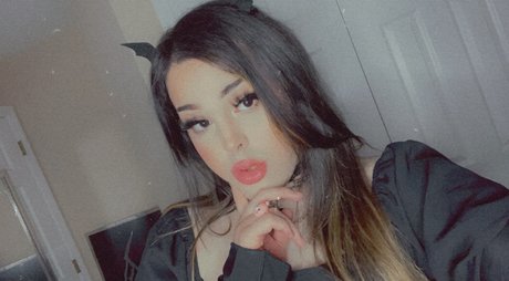 Foto di nudo di fuga di OnlyFans di Queen Serenity