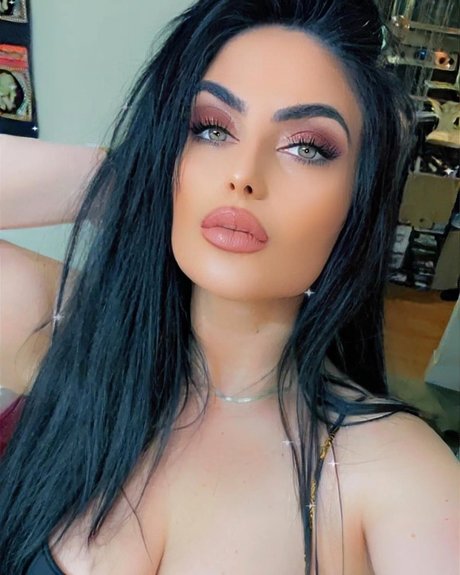 Foto di nudo di fuga di OnlyFans di Queenofpersia