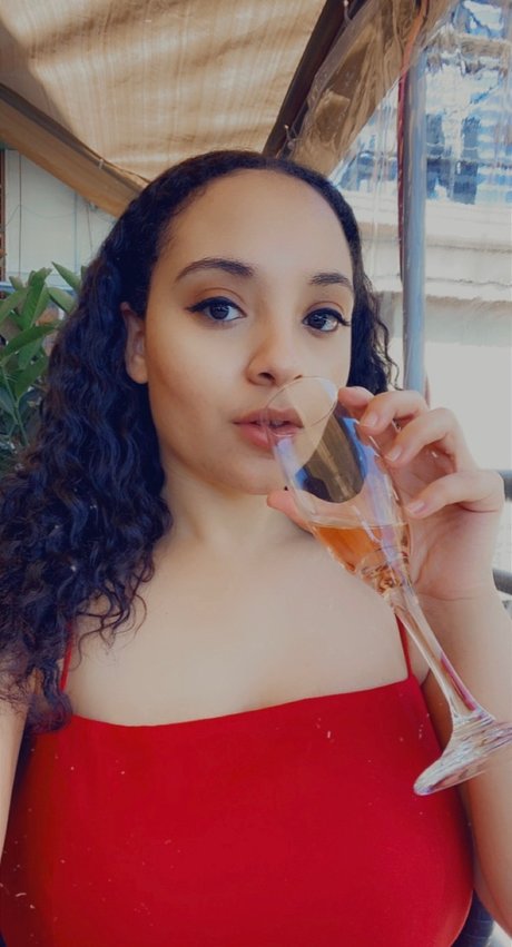 Foto di nudo di fuga di OnlyFans di Queen Peach 