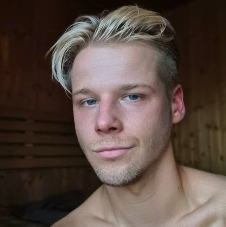 Foto di nudo di fuga di OnlyFans di Viktor Pyykl