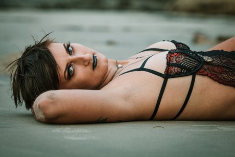 Foto di nudo di fuga di OnlyFans di Miss Infernal