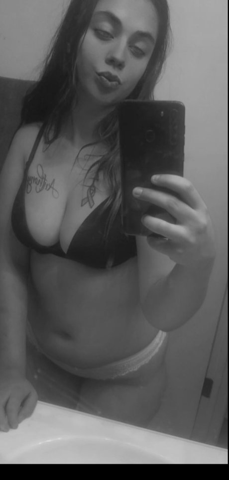 Foto di nudo di fuga di OnlyFans di Chica Puertorriquea