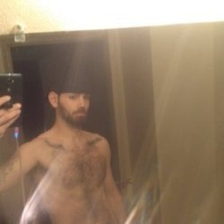 Foto di nudo di fuga di OnlyFans di Peter Soaring