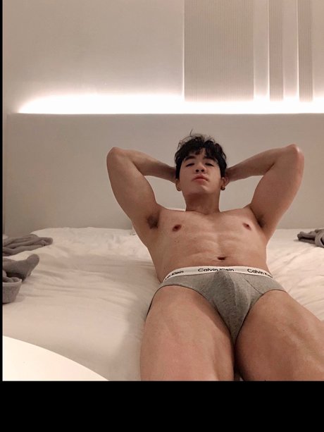 Foto di nudo di fuga di OnlyFans di Leong68