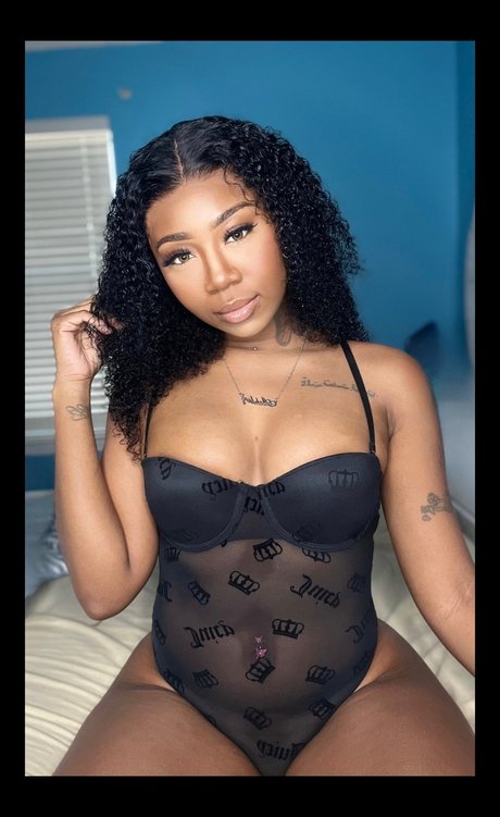 Foto di nudo di fuga di OnlyFans di   