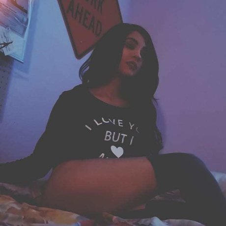 Foto di nudo di fuga di OnlyFans di Mika