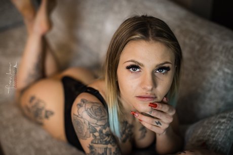 Foto di nudo di fuga di OnlyFans di Lillylou