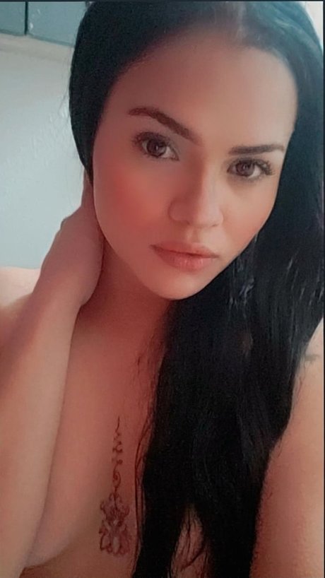 Foto di nudo di fuga di OnlyFans di Claudia Flores