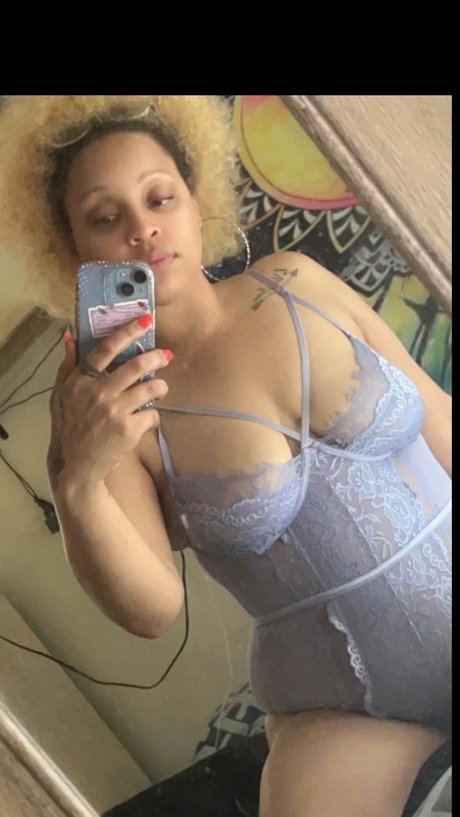 Foto di nudo di fuga di OnlyFans di Nel