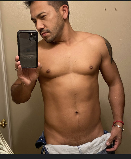 Foto di nudo di fuga di OnlyFans di Rigoberto