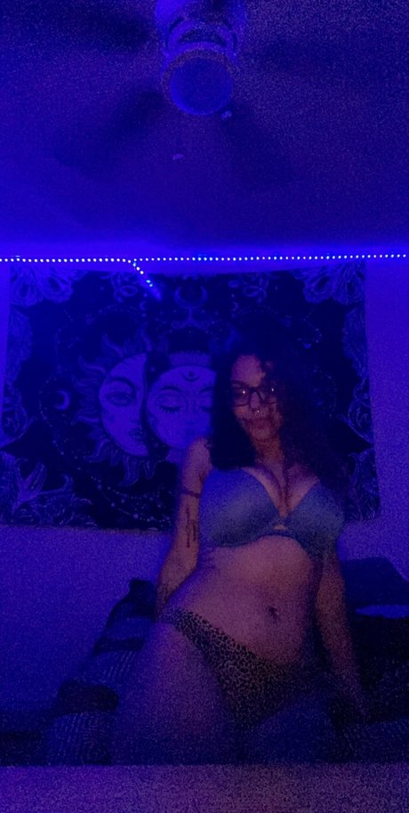 Foto di nudo di fuga di OnlyFans di Domi